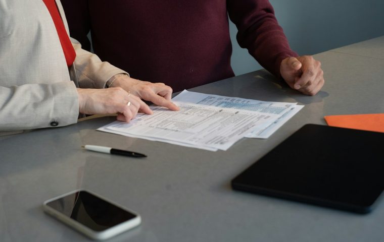اجتماع جمعية عامة لمساهمي شركة سعودية لمناقشة قرار قانوني